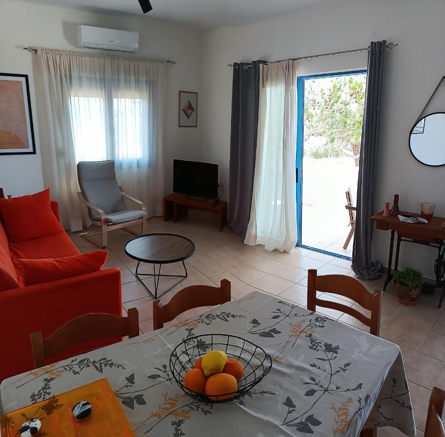 הוילה Makrýgialos Sea View Pine House מראה חיצוני תמונה
